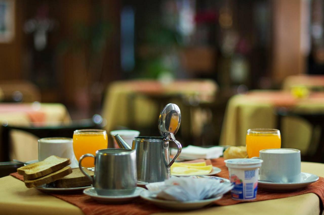 Hotel Del Jardin San Miguel de Tucumán Екстериор снимка